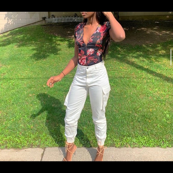 Floral pretty little thing lace up bodysuit - Picture 1 of 2